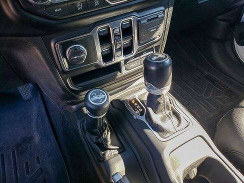 Used 2021 Jeep Wrangler Unlimited Sahara image 13