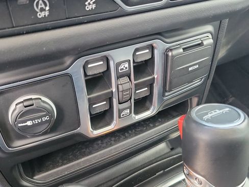 Used 2025 Jeep Gladiator Sport AWD/4WD image 27