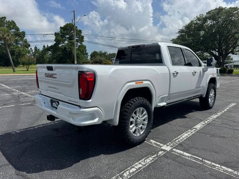 Used 2022 GMC Sierra 3500 Denali w/ Technology Package AWD/4WD image 6