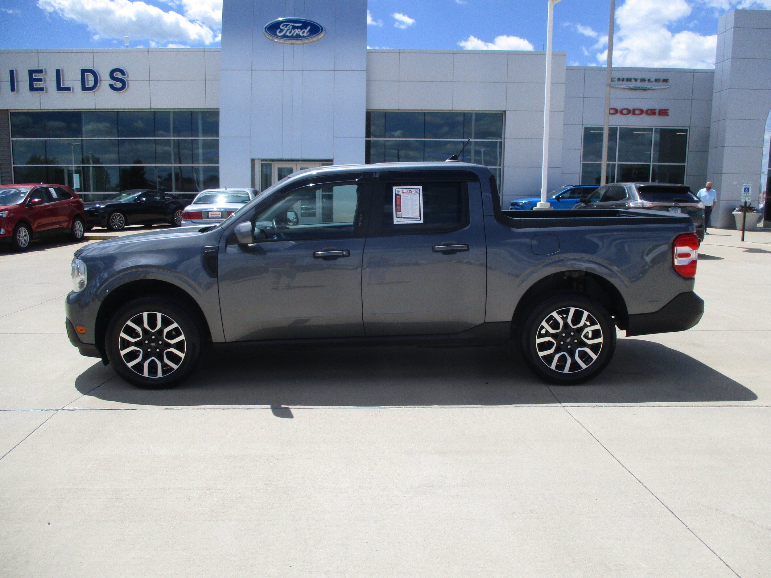 Used 2022 Ford Maverick Lariat w/ Lariat Luxury Package FWD image 3