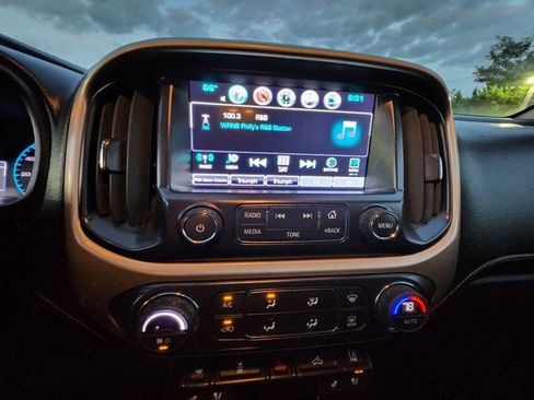 Used 2018 GMC Canyon Denali image 16