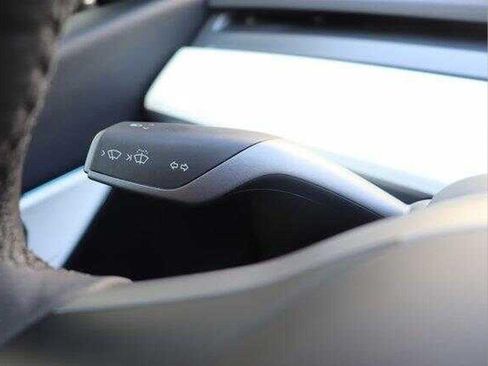 Used 2021 Tesla Model Y Long Range AWD/4WD image 12