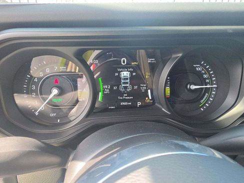 Used 2024 Jeep Wrangler High Altitude AWD/4WD image 9