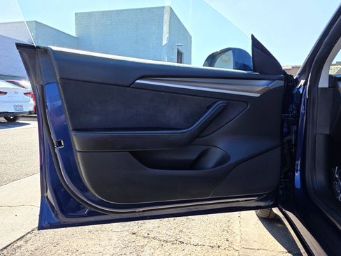 Used 2022 Tesla Model 3 image 11