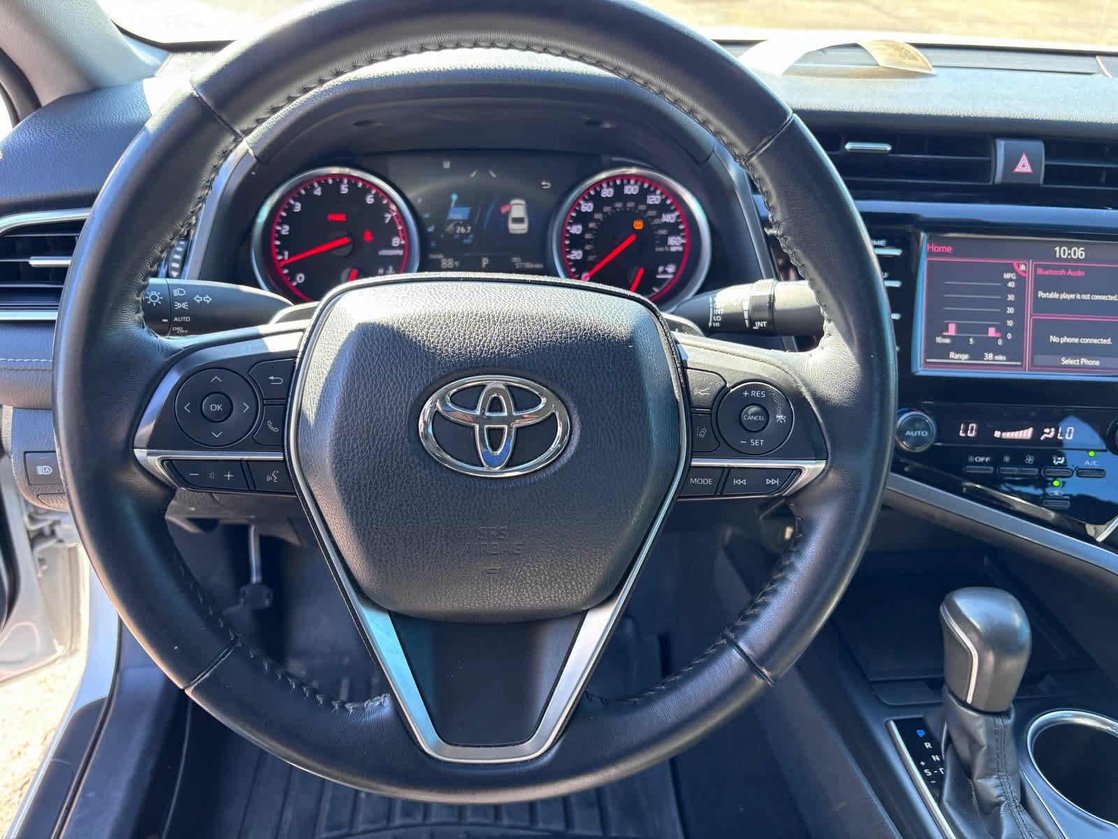 Used 2018 Toyota Camry XSE FWD image 15