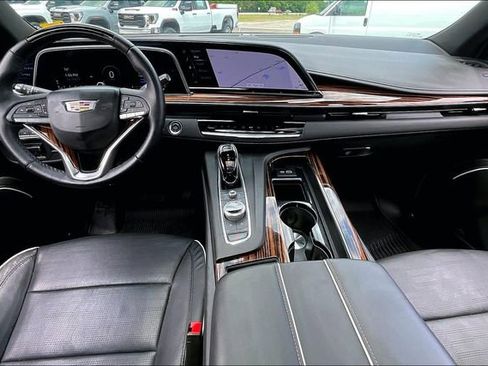 Used 2024 Cadillac Escalade Premium Luxury w/ Performance Package AWD/4WD image 7