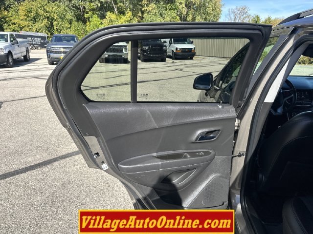 Used 2020 Chevrolet Trax LT w/ Driver Confidence Package AWD/4WD image 25