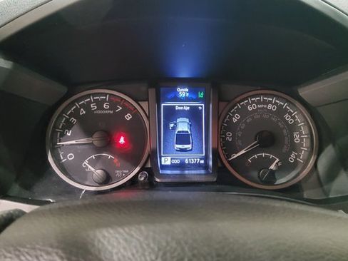 Used 2021 Toyota Tacoma TRD Off-Road image 30