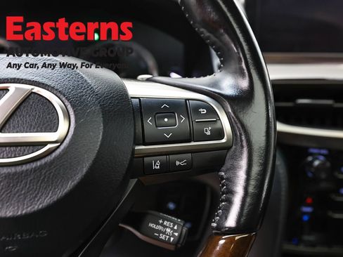 Used 2018 Lexus LX 570 4WD w/ Luxury Package image 15