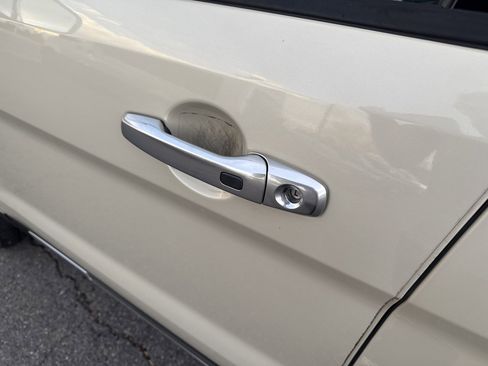 Used 2018 Ford Explorer Platinum image 10