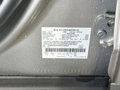 Used 2024 Ford Explorer XLT w/ Equipment Group 202A AWD/4WD image 26
