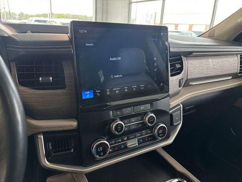 Used 2024 Ford Expedition Limited image 22