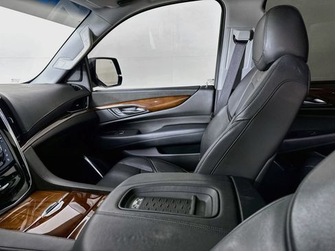 Used 2016 Cadillac Escalade Premium AWD/4WD image 26