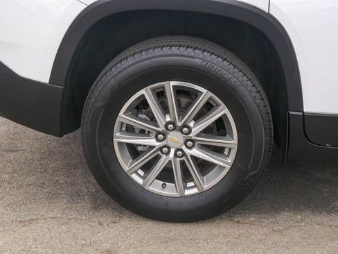 Used 2023 Chevrolet Traverse LT FWD image 6