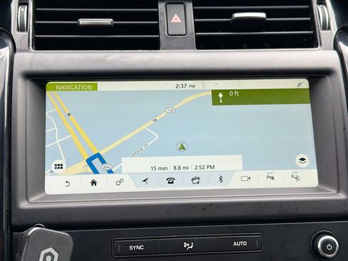 Used 2019 Land Rover Discovery SE image 30