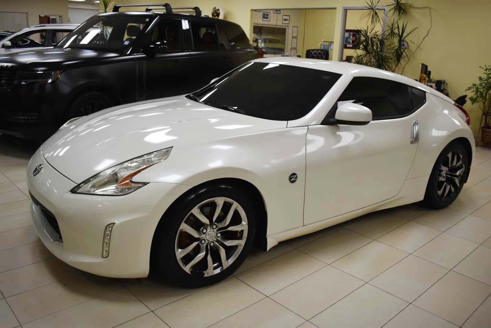 Used 2014 Nissan 370Z Coupe RWD image 7