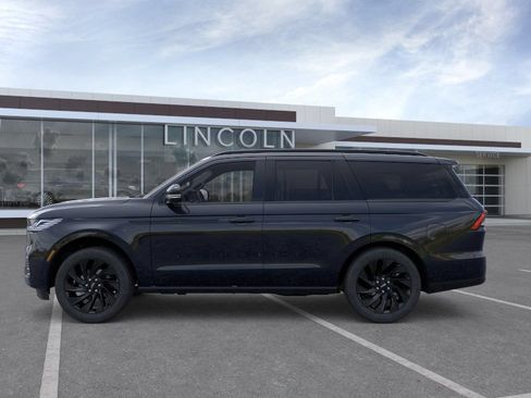 New 2026 Lincoln Navigator Reserve w/ Jet Appearance Package AWD/4WD image 40