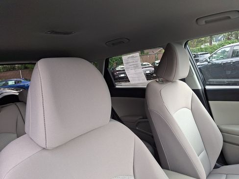 Used 2025 Kia Soul LX w/ LX Technology Package FWD image 15