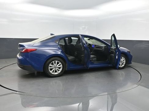 Used 2025 Toyota Camry LE FWD image 40
