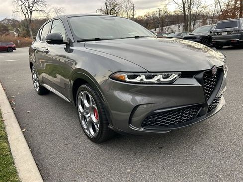 Used 2024 Alfa Romeo Tonale Veloce w/ Premium Interior Package image 2