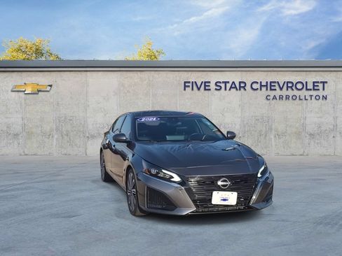 Used 2024 Nissan Altima 2.5 SL FWD image 3