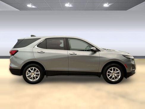 Used 2023 Chevrolet Equinox LT FWD image 8
