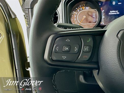 New 2025 Jeep Gladiator Sport image 33