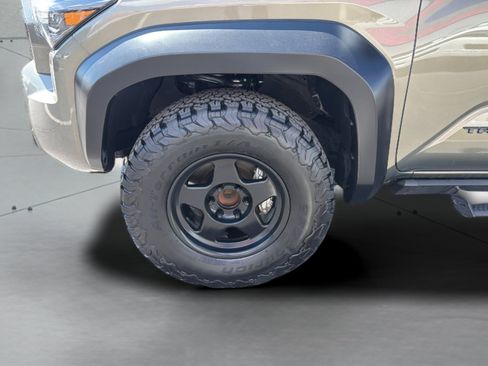Used 2024 Toyota Tacoma TRD Sport w/ TRD Sport Premium Package RWD image 37