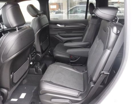 New 2025 Jeep Grand Cherokee L Altitude image 36