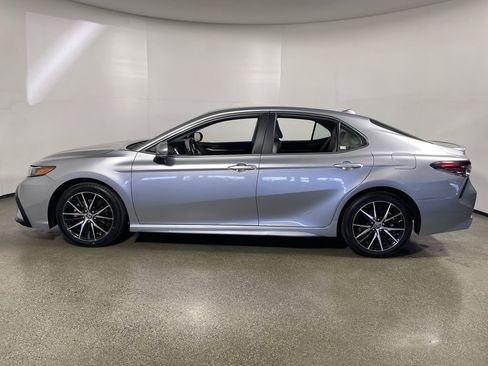 Certified 2024 Toyota Camry SE FWD image 6