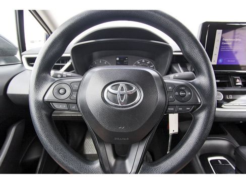 Used 2025 Toyota Corolla LE FWD image 17