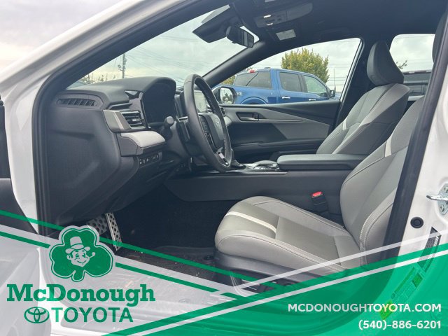 Used 2026 Toyota Camry SE FWD image 10