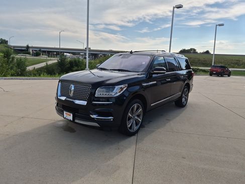 Used 2019 Lincoln Navigator L Reserve AWD/4WD image 9