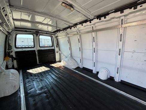 Used 2019 Chevrolet Express 2500 Extended w/ Driver Convenience Package RWD image 20