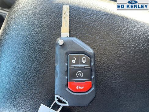 Used 2021 Jeep Gladiator Mojave w/ Cold Weather Group image 12