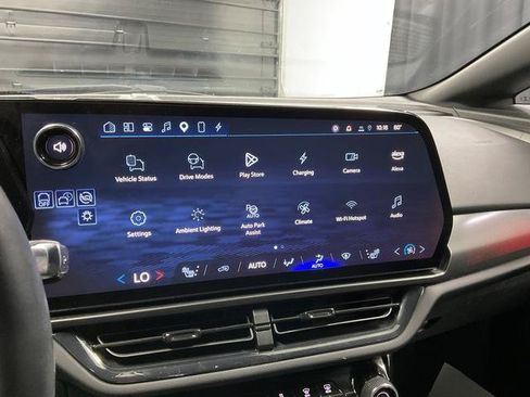 Used 2024 Chevrolet Equinox EV RS AWD/4WD image 16