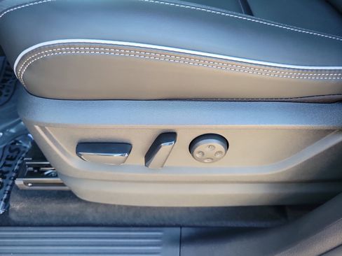 New 2026 INFINITI QX80 Luxe image 17