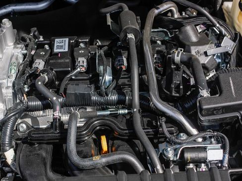 New 2025 Nissan Kicks SR image 14