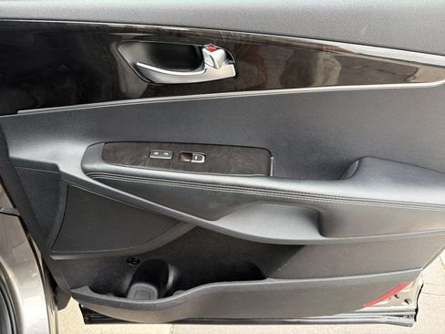 Used 2016 Kia Sorento L FWD image 23