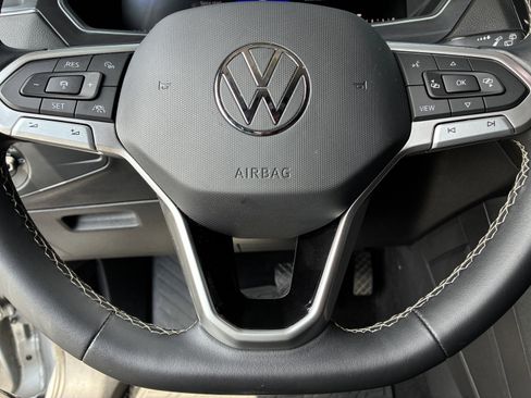 Used 2023 Volkswagen Tiguan SE FWD image 27