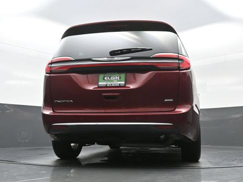 Used 2022 Chrysler Pacifica Touring-L AWD/4WD image 32
