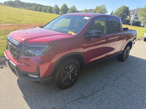 Used 2025 Honda Ridgeline Sport image 5