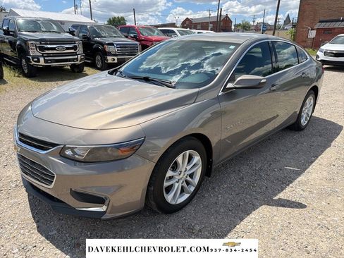 Used 2018 Chevrolet Malibu LT FWD image 1