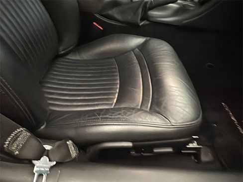 Used 2002 Chevrolet Corvette Coupe w/ Preferred Equipment Group2 image 11