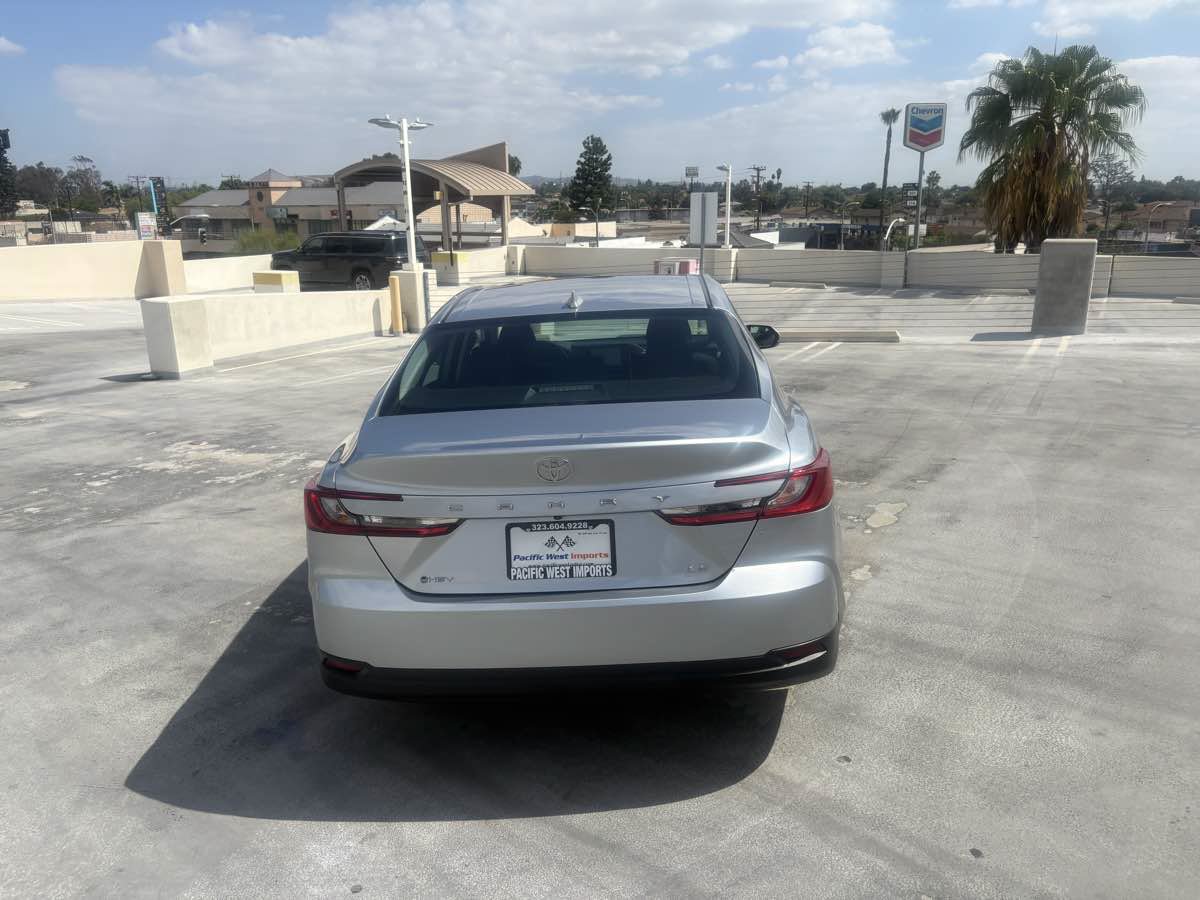 Used 2025 Toyota Camry LE FWD image 39