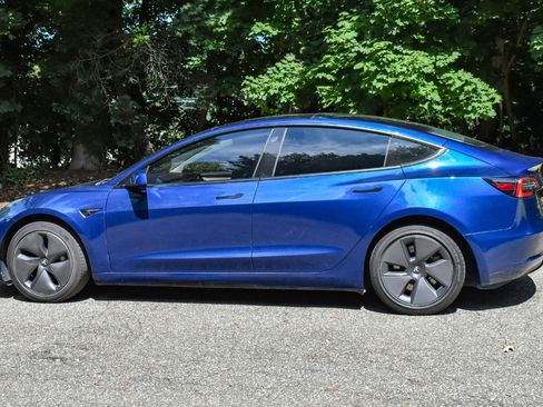 Used 2022 Tesla Model 3 Long Range AWD/4WD image 4