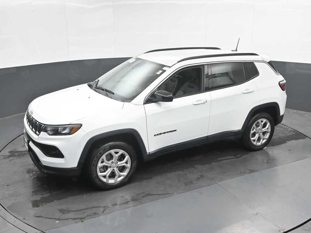 Used 2024 Jeep Compass Latitude AWD/4WD image 33