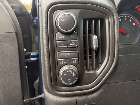 Used 2023 Chevrolet Silverado 1500 Custom image 15