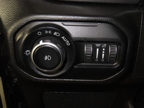Used 2022 Jeep Wrangler Unlimited Sport S image 45