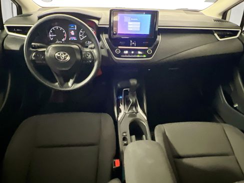 Used 2025 Toyota Corolla LE image 29